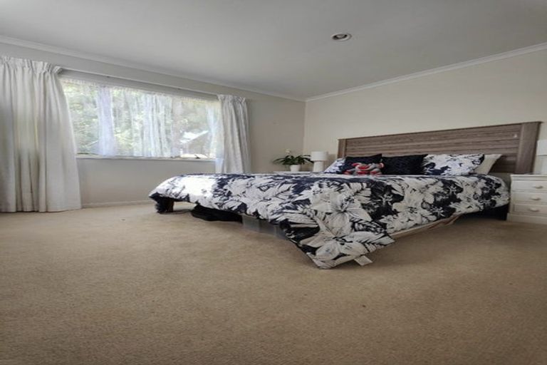 Photo of property in 12 Tyndrum Place, Highland Park, Auckland, 2010