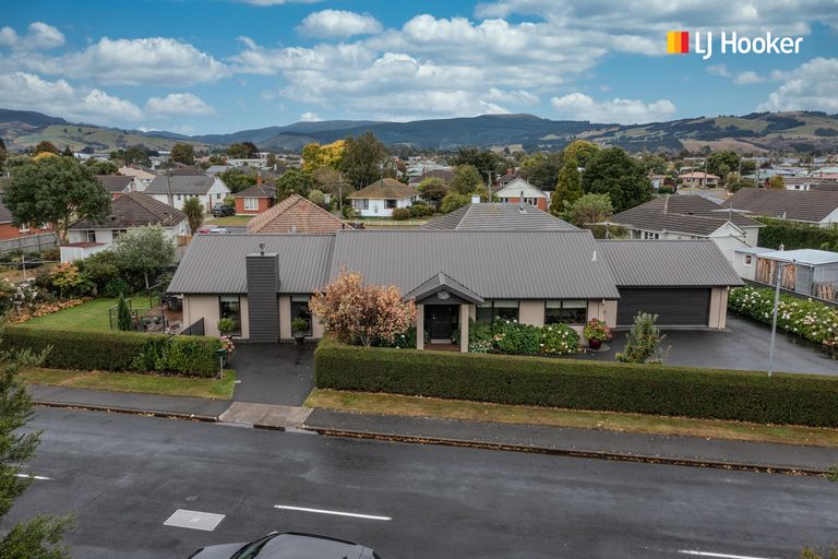 Photo of property in 11 Reid Avenue, Mosgiel, 9024