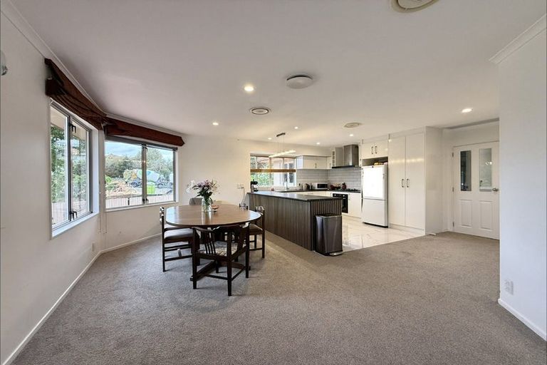 Photo of property in 14 Sylvan Way, Silverstream, Upper Hutt, 5019