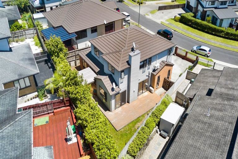 Photo of property in 23 Midhurst Avenue, Henderson, Auckland, 0612