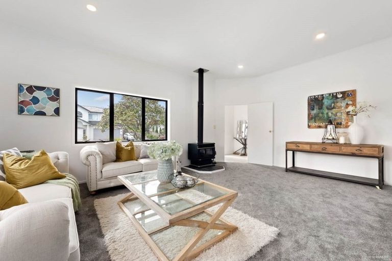 Photo of property in 11 Bob Charles Drive, Golflands, Auckland, 2013