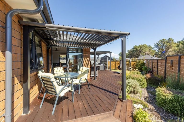 Photo of property in 8 Komahimahi Way, Motuoapa, 3382