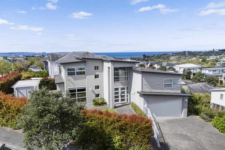 Photo of property in 33 Caldera Drive, Long Bay, Auckland, 0630
