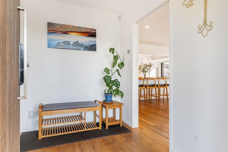 Photo of property in 143 Whangaparaoa Road, Red Beach, 0932