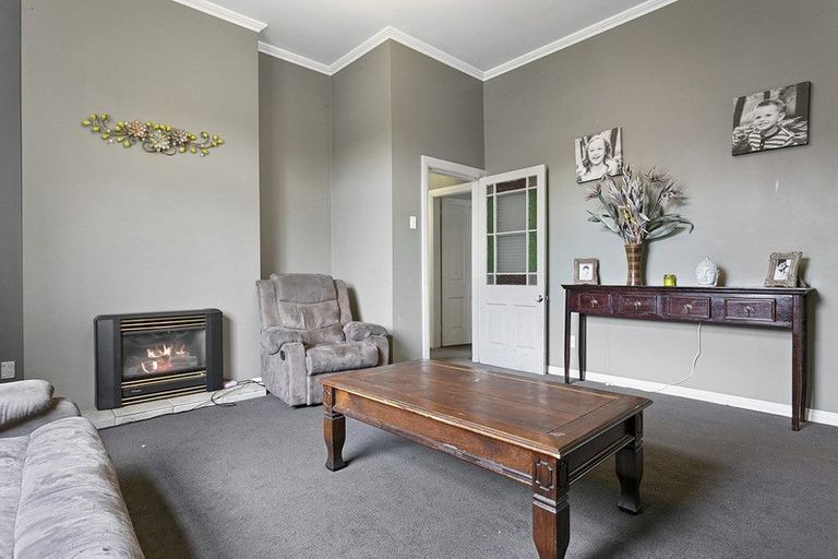 Photo of property in 233 Shakespeare Street, Leamington, Cambridge, 3432