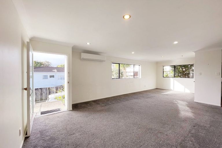 Photo of property in 2/9 Danube Lane, Glen Eden, Auckland, 0602