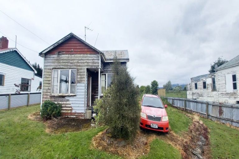 Photo of property in 11 Milton Street, Ohai, 9635