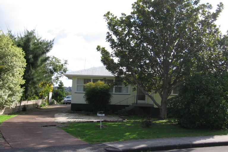 Photo of property in 16 Thomas Avenue, Te Atatu Peninsula, Auckland, 0610