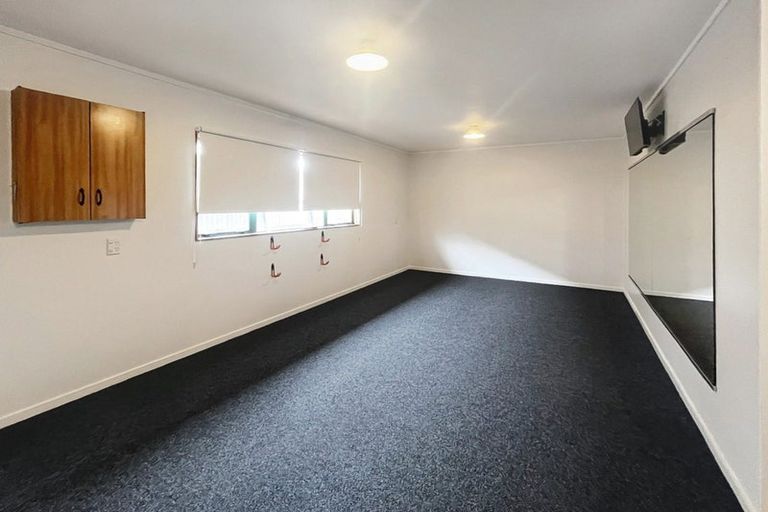 Photo of property in 86 Pahiatua Street, Hokowhitu, Palmerston North, 4410