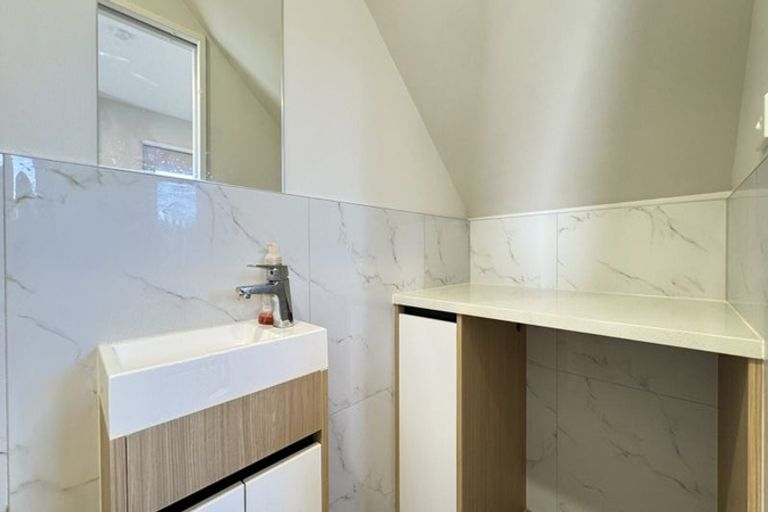 Photo of property in 2 Freshland Drive, Flat Bush, Auckland, 2019