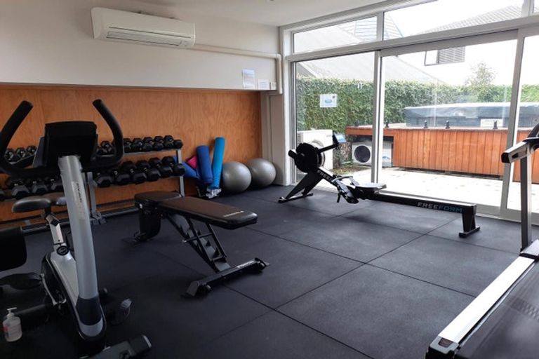 Photo of property in 6 John Britten Lane, Riccarton, Christchurch, 8011