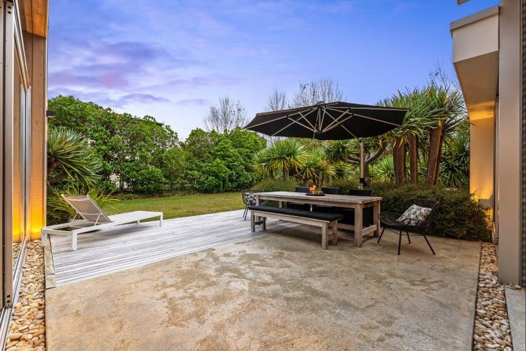 Photo of property in 64 Taumata Road, Omaha, 0986