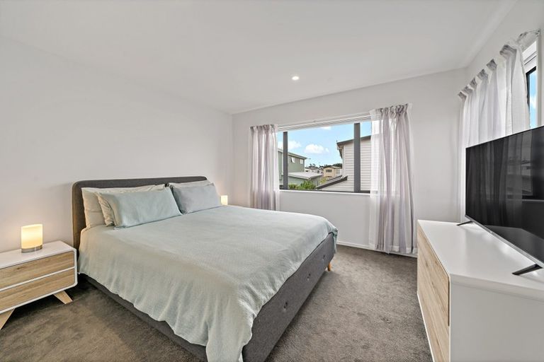 Photo of property in 14 Kearns Drive, Hobsonville, Auckland, 0616