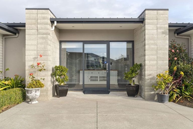 Photo of property in 58 Rodeo Drive, Kelvin Grove, Palmerston North, 4414