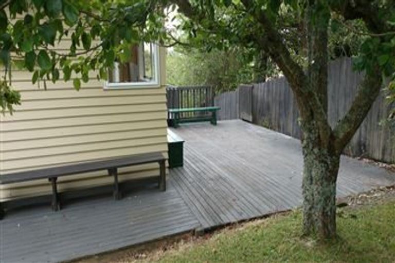 Photo of property in 1/22 William Souter Street, Forrest Hill, Auckland, 0620