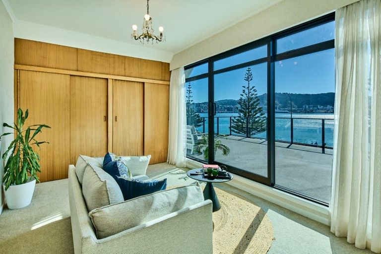 Photo of property in 338 Oriental Parade, Oriental Bay, Wellington, 6011