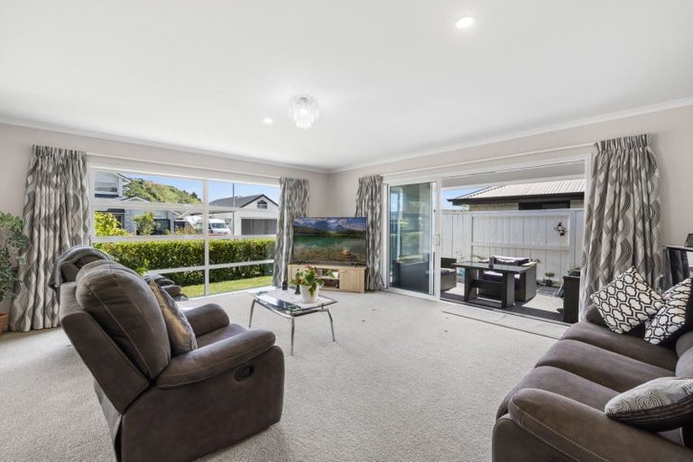 Photo of property in 70 Awataha Crescent, Pyes Pa, Tauranga, 3110