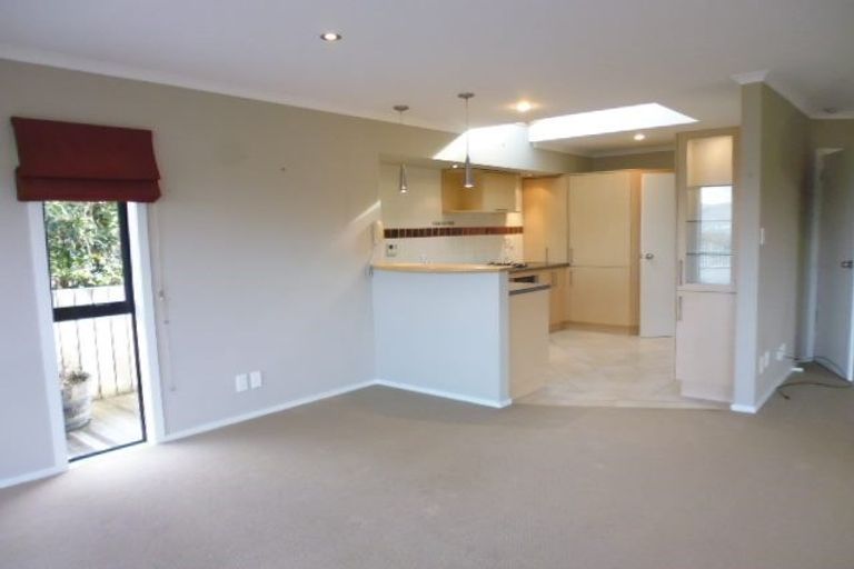 Photo of property in 32 Camellia Terrace, Maungaraki, Lower Hutt, 5010