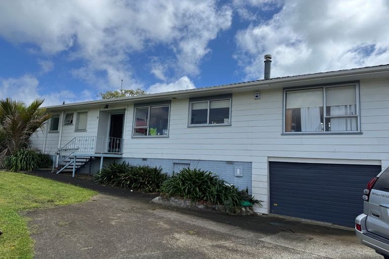 Photo of property in 15 Kereru Place, Half Moon Bay, Auckland, 2012