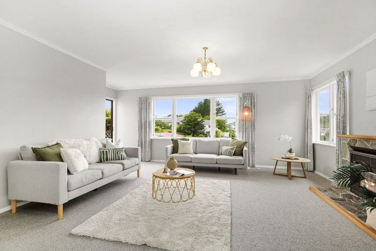 Photo of property in 114 Redwood Avenue, Tawa, Wellington, 5028