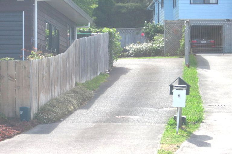 Photo of property in 5 Heathglen Place, Bayview, Auckland, 0629