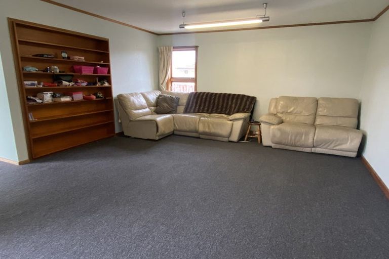 Photo of property in 70 Winters Road, Redwood, Christchurch, 8051