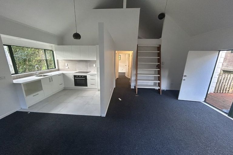 Photo of property in 5 Lysander Crescent, Beach Haven, Auckland, 0626