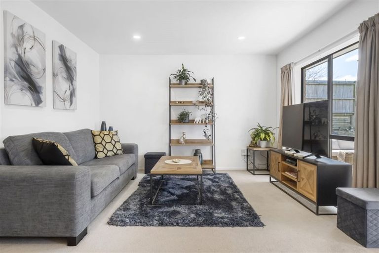 Photo of property in 1/9 Kells Place, Botany Downs, Auckland, 2010