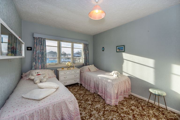 Photo of property in 13 Cradock Street, South New Brighton, Christchurch, 8062