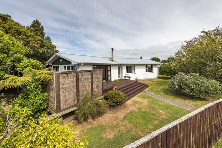 Photo of property in 1 Charwell Place, Highbury, Palmerston North, 4412