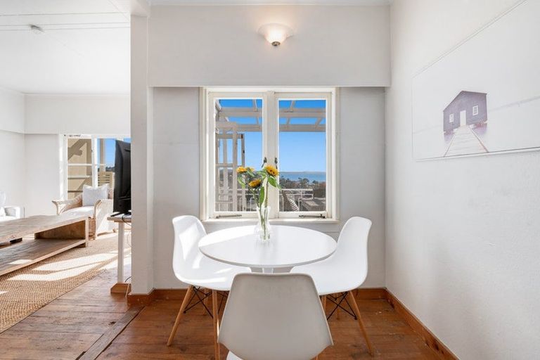 Photo of property in 43 Surf Road, Stanmore Bay, Whangaparaoa, 0932