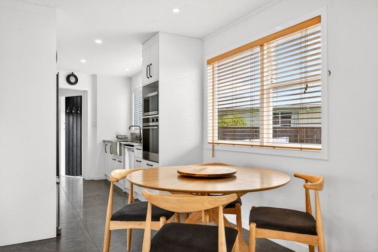 Photo of property in 3 Feist Street, Carterton, 5713