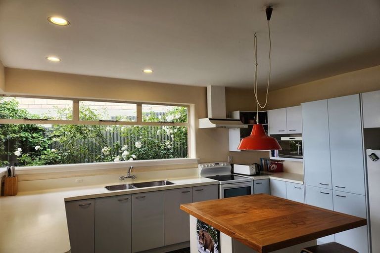 Photo of property in 34 Cannon Hill Crescent, Mount Pleasant, Christchurch, 8081
