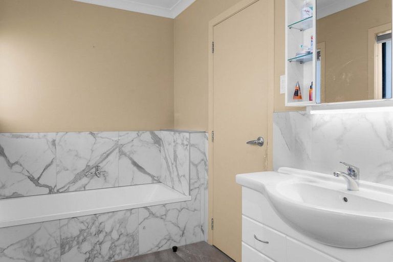 Photo of property in 136 Cameron Road, Te Puke, 3119