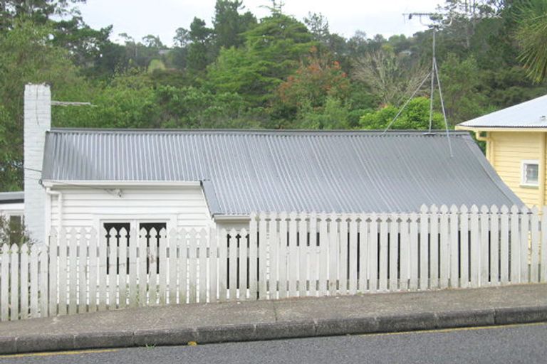Photo of property in 1/160 Godley Road, Titirangi, Auckland, 0604