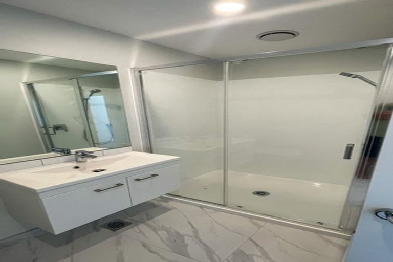 Photo of property in Peninsula Primary School, 61 Wharf Road, Te Atatu Peninsula, Auckland, 0610