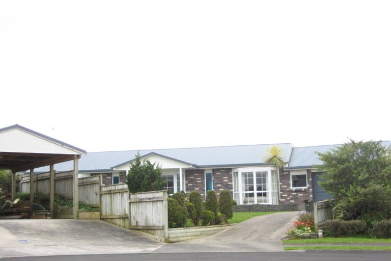 Photo of property in 10 Fantome Place, Whalers Gate, New Plymouth, 4310