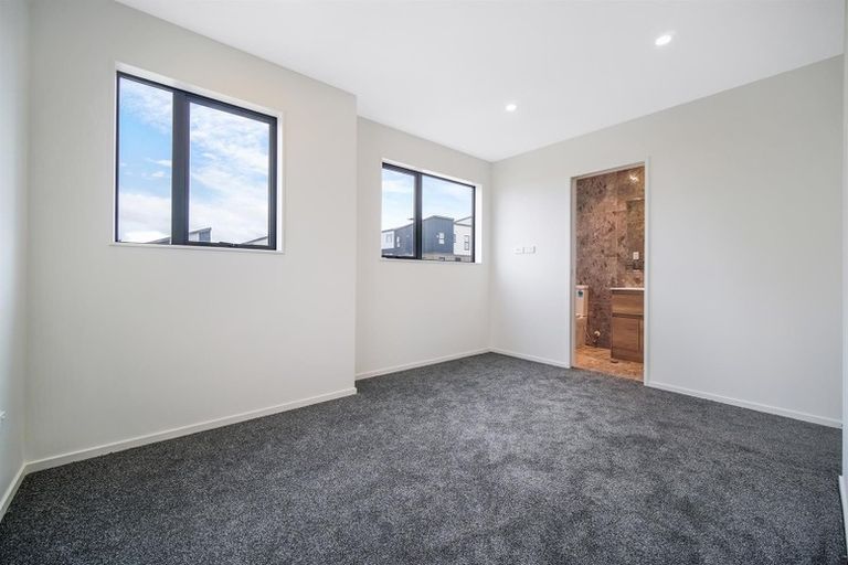 Photo of property in 42 Holcroft Street, Papakura, 2110