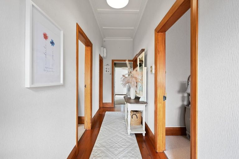 Photo of property in 106 Forest Lake Road, Forest Lake, Hamilton, 3200