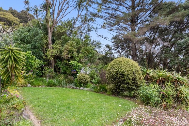 Photo of property in 239a Whites Line East, Waiwhetu, Lower Hutt, 5010