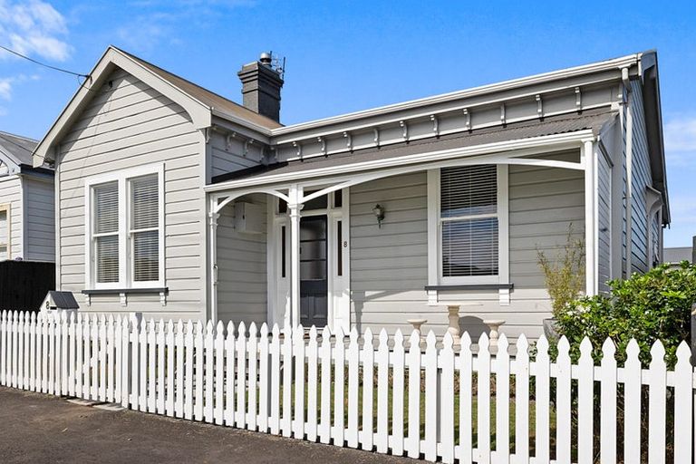 Photo of property in 8 Morley Street, New Plymouth, 4310