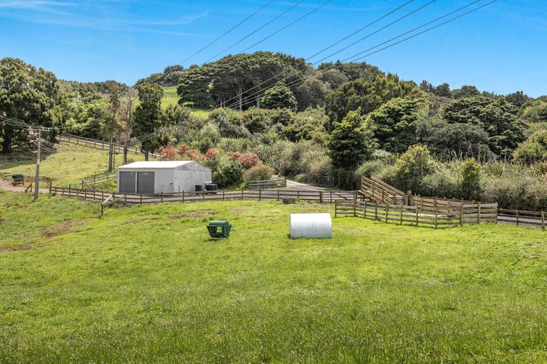 Photo of property in 333 Bald Hill Road, Waiuku, 2681