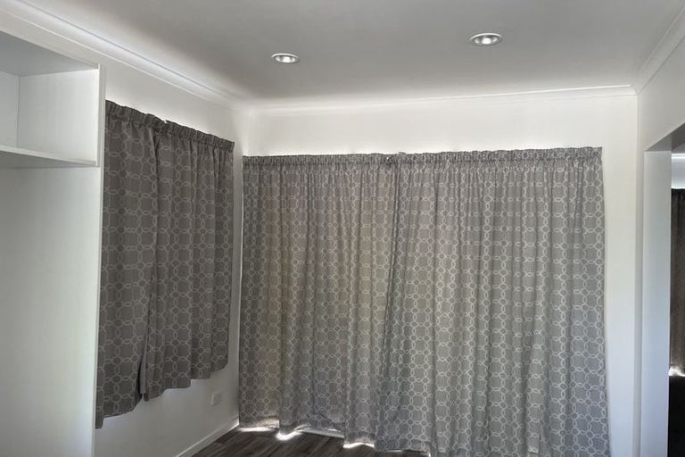 Photo of property in 35 Eddowes Street, Manurewa, Auckland, 2102