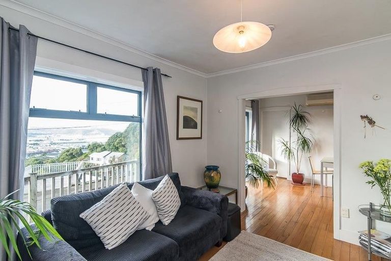 Photo of property in 92 Duncan Terrace, Kilbirnie, Wellington, 6022