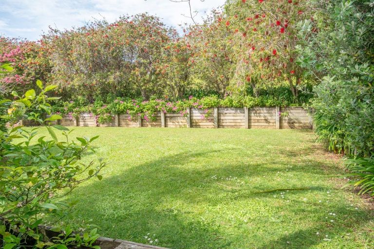 Photo of property in 38 Stratford Drive, Cable Bay, 0420