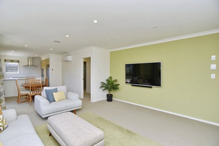 Photo of property in 21 Tutton (pvt) Mews, Rangiora, 7400