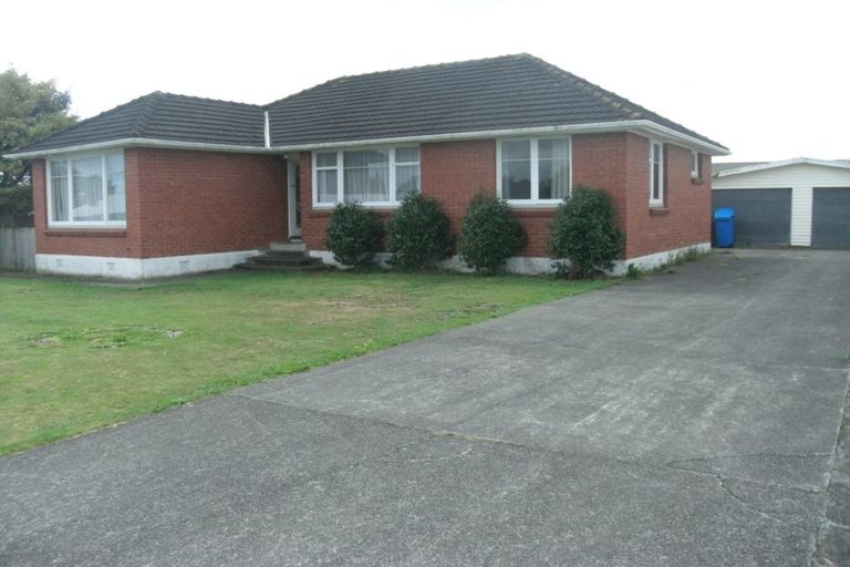 Photo of property in 1 Kauri Street, Levin, 5510