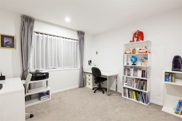 Photo of property in 6 Kina Place, Long Bay, Auckland, 0630