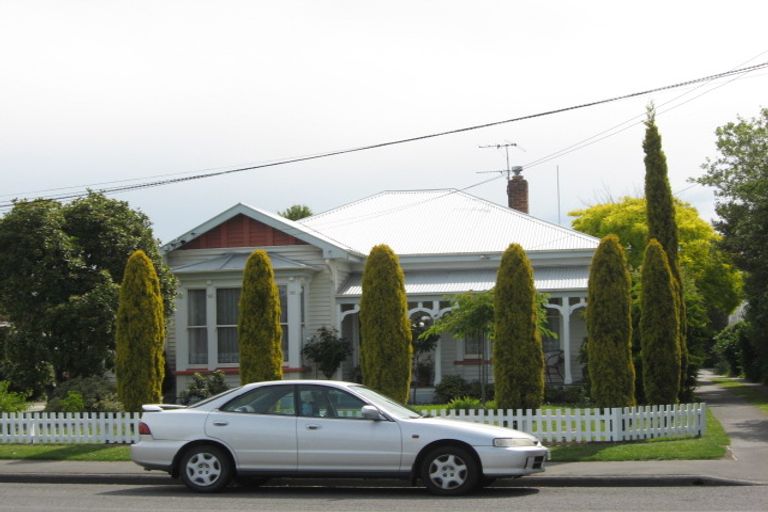 Photo of property in 2/589 Barbadoes Street, Edgeware, Christchurch, 8013