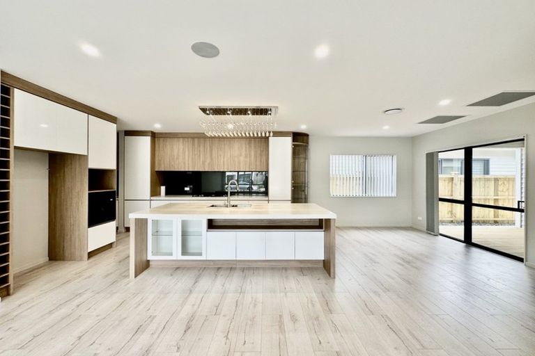 Photo of property in 60 Castlebane Drive, Flat Bush, Auckland, 2019